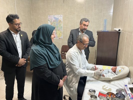 بازدید معاون بهداشت دانشگاه و رئیس مرکز بهداشت استان از روند ارائه خدمات مراکز بهداشت شماره یک و دو در ایام نوروز